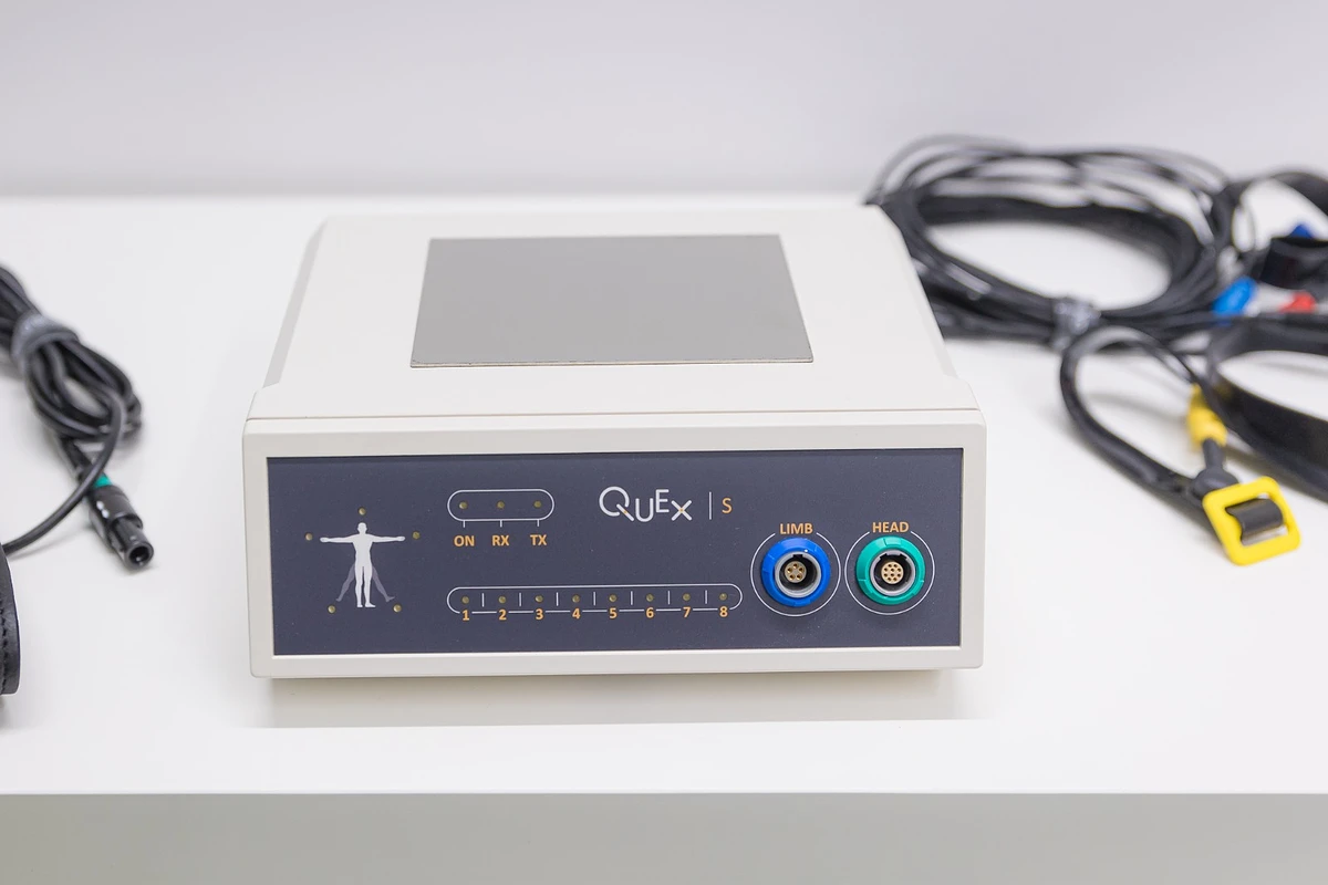 Dispozitivul QUEX S® utilizat pentru evaluarea biofeedback